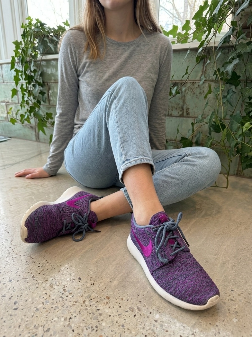 Nike Roshe One Flyknit Women's Size 6 Sneakers Purple Blue Pink 704927-405